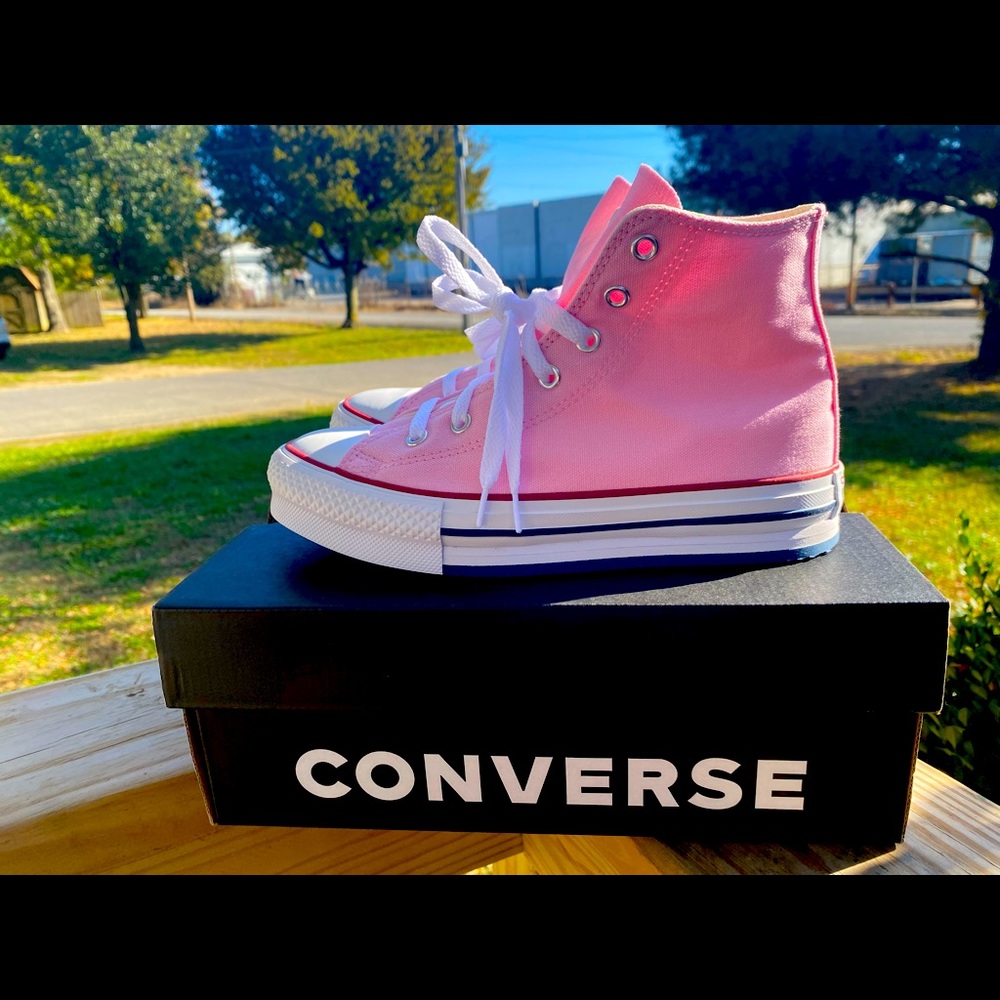 Pink Converse Chuck Taylors